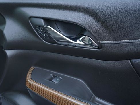 Used 2019 GMC Acadia SLE FWD image 65