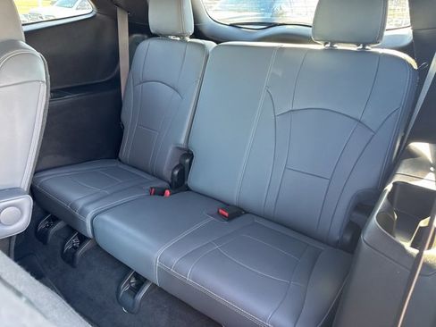 Used 2024 Buick Enclave Premium image 25
