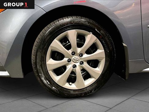 Certified 2025 Toyota Corolla LE image 11