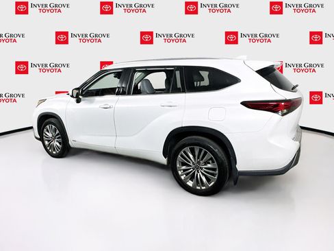 Used 2023 Toyota Highlander Platinum AWD/4WD image 7