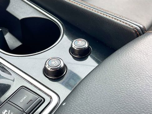 Used 2023 Nissan Maxima SR w/ Sport Mat Group image 21