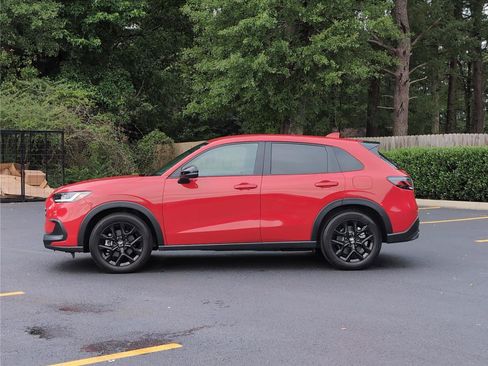 Used 2025 Honda HR-V Sport image 2