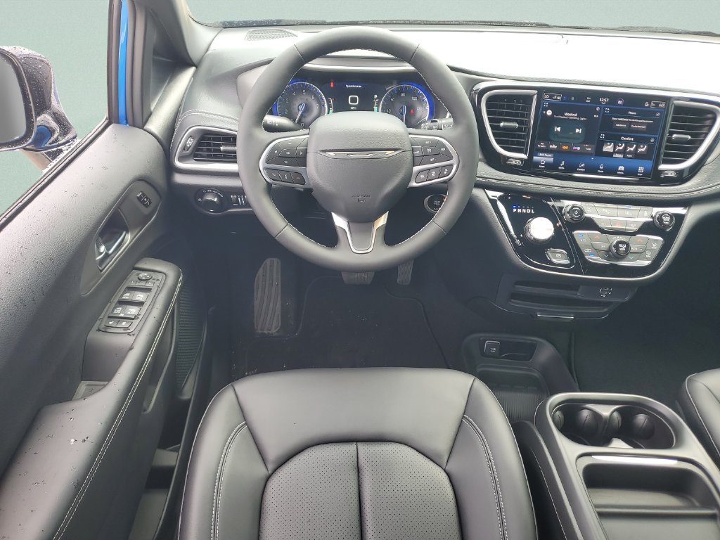 New 2027 Chrysler Pacifica Select FWD image 12