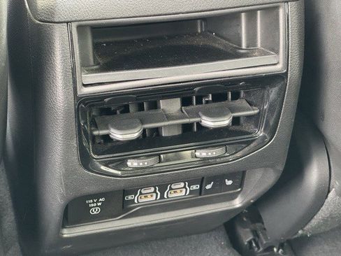 Certified 2023 Jeep Grand Cherokee Limited w/ Black Appearance Package image 31