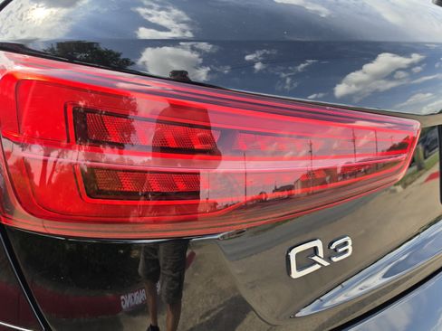 Used 2018 Audi Q3 2.0T Premium w/ Convenience Package image 10