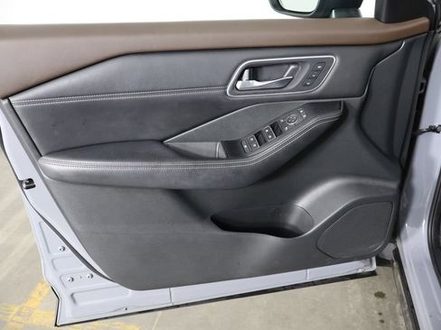 Used 2021 Nissan Rogue SL AWD/4WD image 19