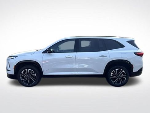 Used 2025 Buick Enclave Sport Touring w/ Super Cruise Package FWD image 2