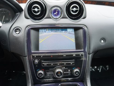 Used 2011 Jaguar XJ RWD image 23