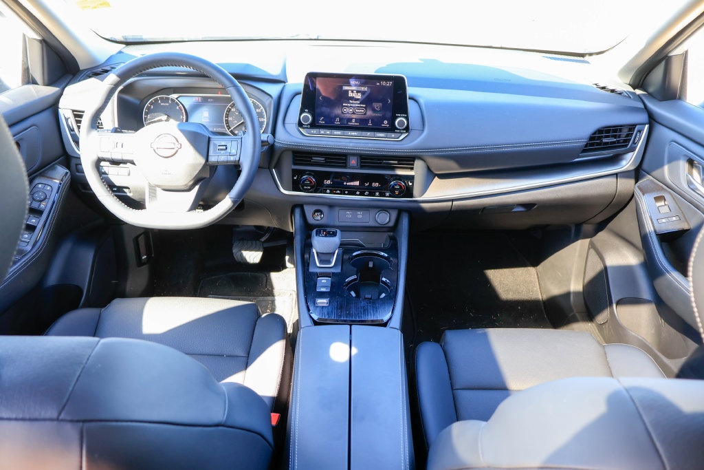Certified 2026 Nissan Rogue Dark Armor FWD image 6