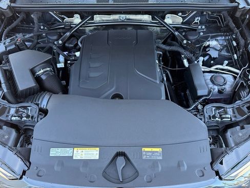 New 2025 Audi Q5 Premium image 9