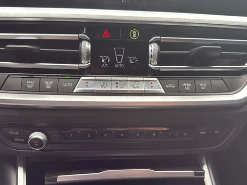Used 2020 BMW 330i Sedan w/ M Sport Package RWD image 12
