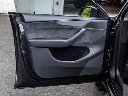 Used 2026 Tesla Model Y AWD image 23