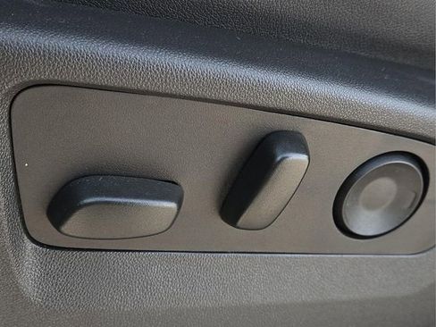 Used 2025 GMC Sierra 1500 SLT image 23