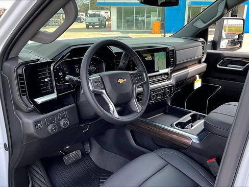 New 2026 Chevrolet Silverado 2500 LT w/ All Star Edition AWD/4WD image 6