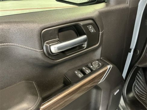 Used 2020 Chevrolet Silverado 1500 RST image 16