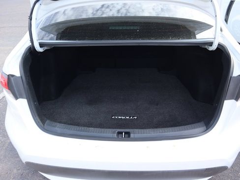 Used 2020 Toyota Corolla LE w/ Carpet Mat Package (TMS) FWD image 11