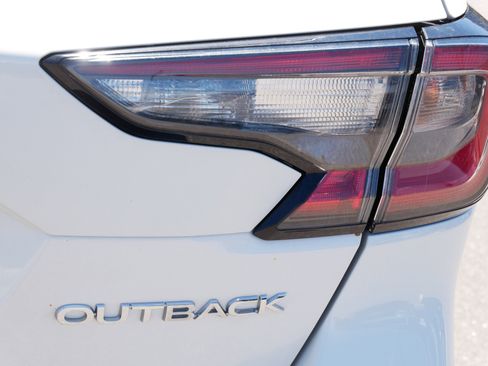 Used 2020 Subaru Outback AWD/4WD image 17
