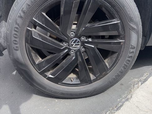 Used 2023 Volkswagen Atlas Cross Sport SE w/ Black Wheel Package image 23