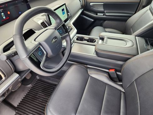 Used 2025 Ford Expedition Tremor AWD/4WD image 7