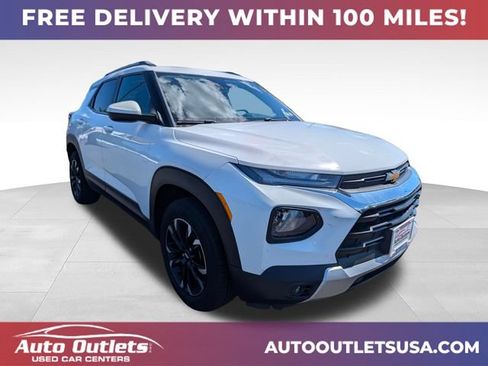 Used 2022 Chevrolet TrailBlazer LT w/ Convenience Package AWD/4WD image 1
