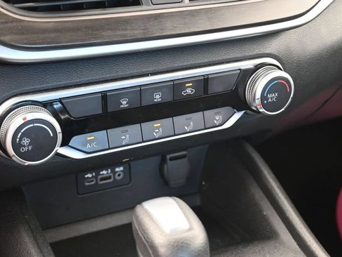 Used 2025 Nissan Altima 2.5 SV FWD image 23
