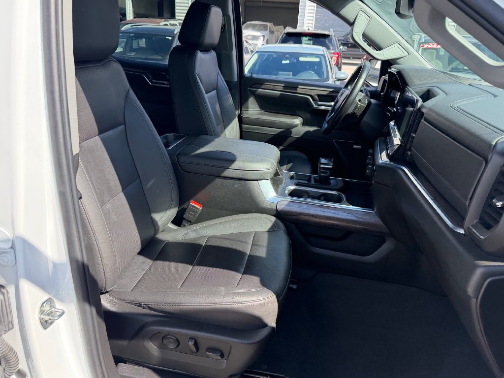 Used 2023 Chevrolet Silverado 1500 LTZ RWD image 19