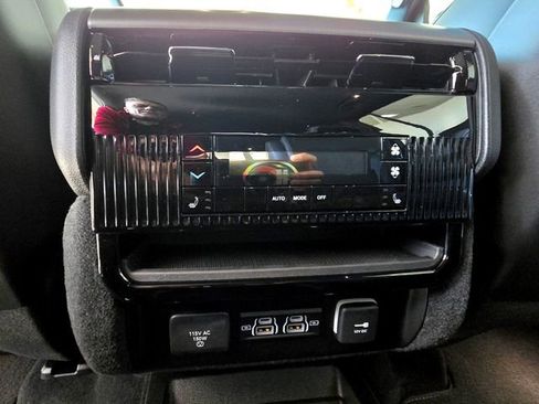 New 2026 Jeep Grand Wagoneer Limited image 21