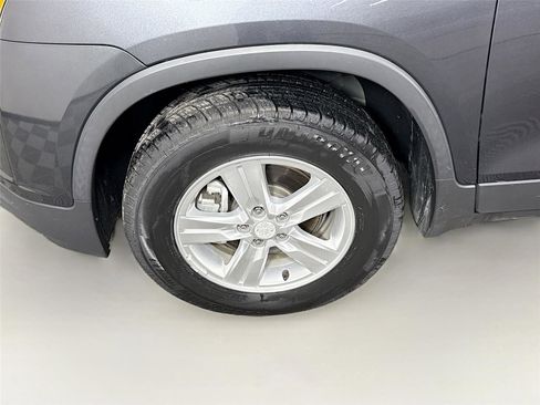 Used 2016 Chevrolet Trax LT w/ LT Convenience Package image 21