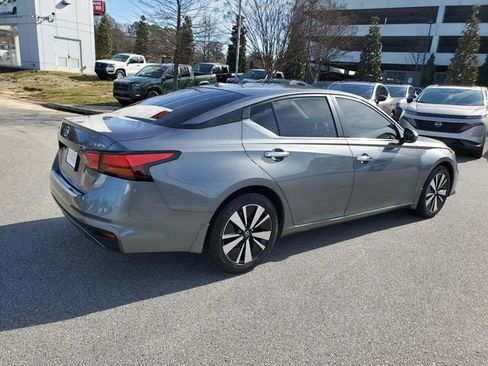 Certified 2021 Nissan Altima 2.5 SV image 4