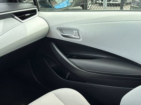 Used 2022 Toyota Corolla SE w/ SE Preferred Package FWD image 27