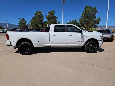 New 2026 RAM 3500 Laramie AWD/4WD image 4