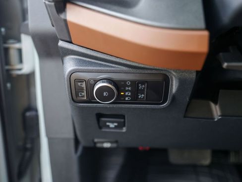 Used 2024 Ford Bronco Outer Banks AWD/4WD image 18