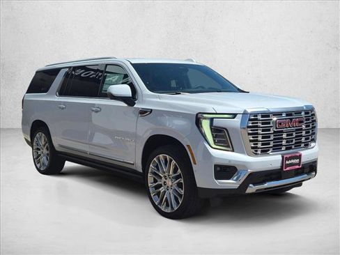 New 2026 GMC Yukon XL Denali w/ Denali Reserve Package AWD/4WD image 6