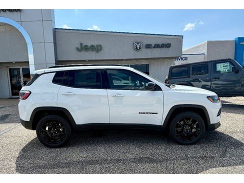 New 2025 Jeep Compass Latitude w/ Altitude Special Edition image 5