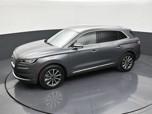 Used 2022 Lincoln Nautilus FWD image 12
