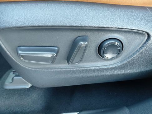 Used 2020 Toyota Highlander Platinum image 22