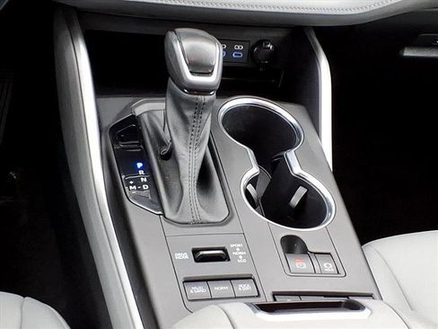 Used 2022 Toyota Highlander XLE image 28