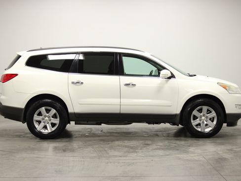 Used 2012 Chevrolet Traverse LT FWD image 10