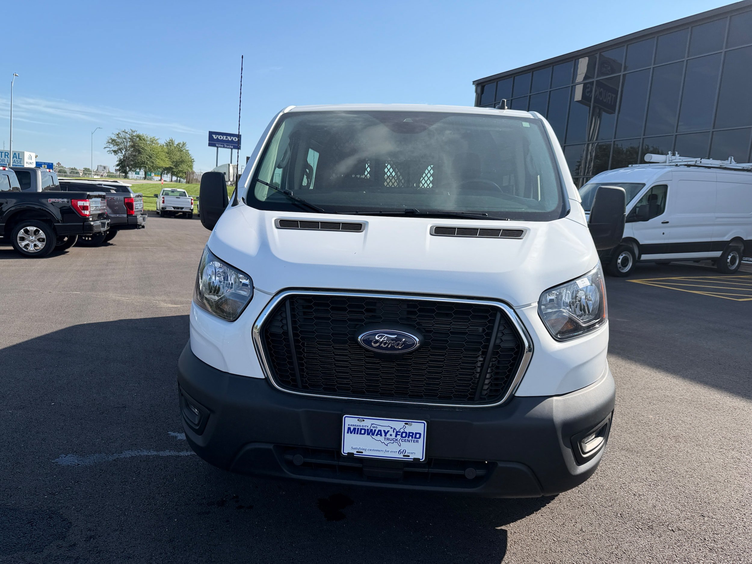 Used 2024 Ford Transit 250 Low Roof w/ Exterior Upgrade Package RWD image 2