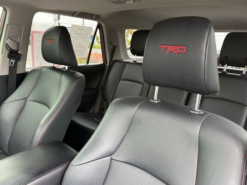 Certified 2019 Toyota 4Runner TRD Off-Road Premium AWD/4WD image 18