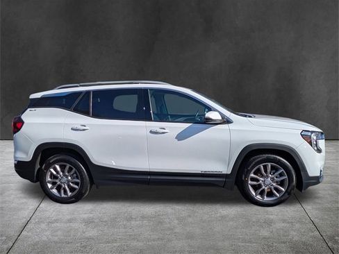 Used 2023 GMC Terrain SLT image 3