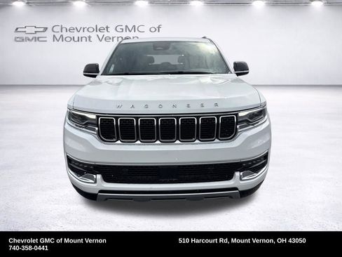 Used 2024 Jeep Wagoneer L Series II w/ Flexible Seating Group image 8