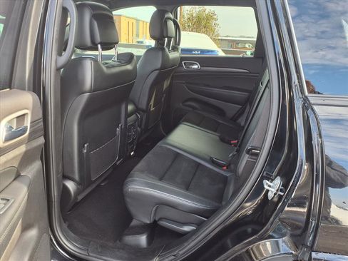 Used 2019 Jeep Grand Cherokee Altitude image 26
