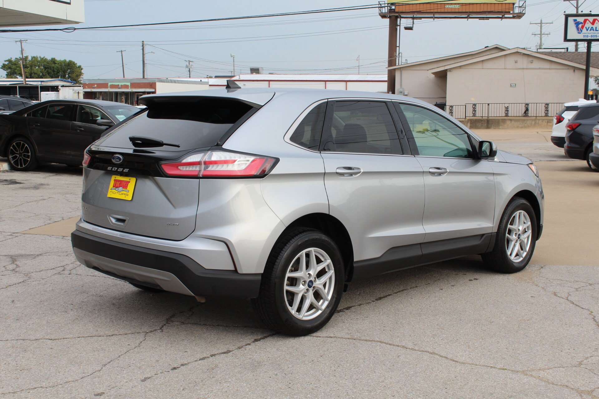 Used 2022 Ford Edge SEL AWD/4WD image 5