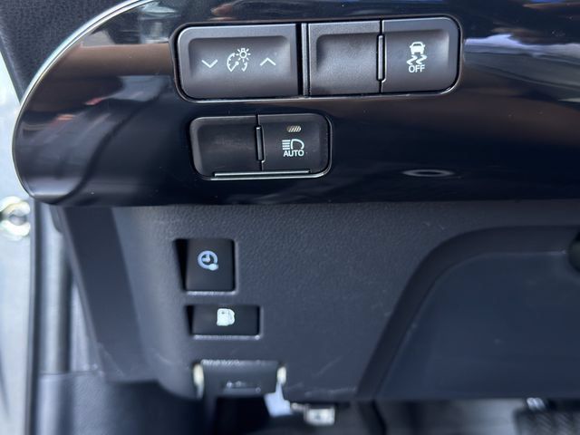 Used 2022 Toyota Prius Prime LE FWD image 21