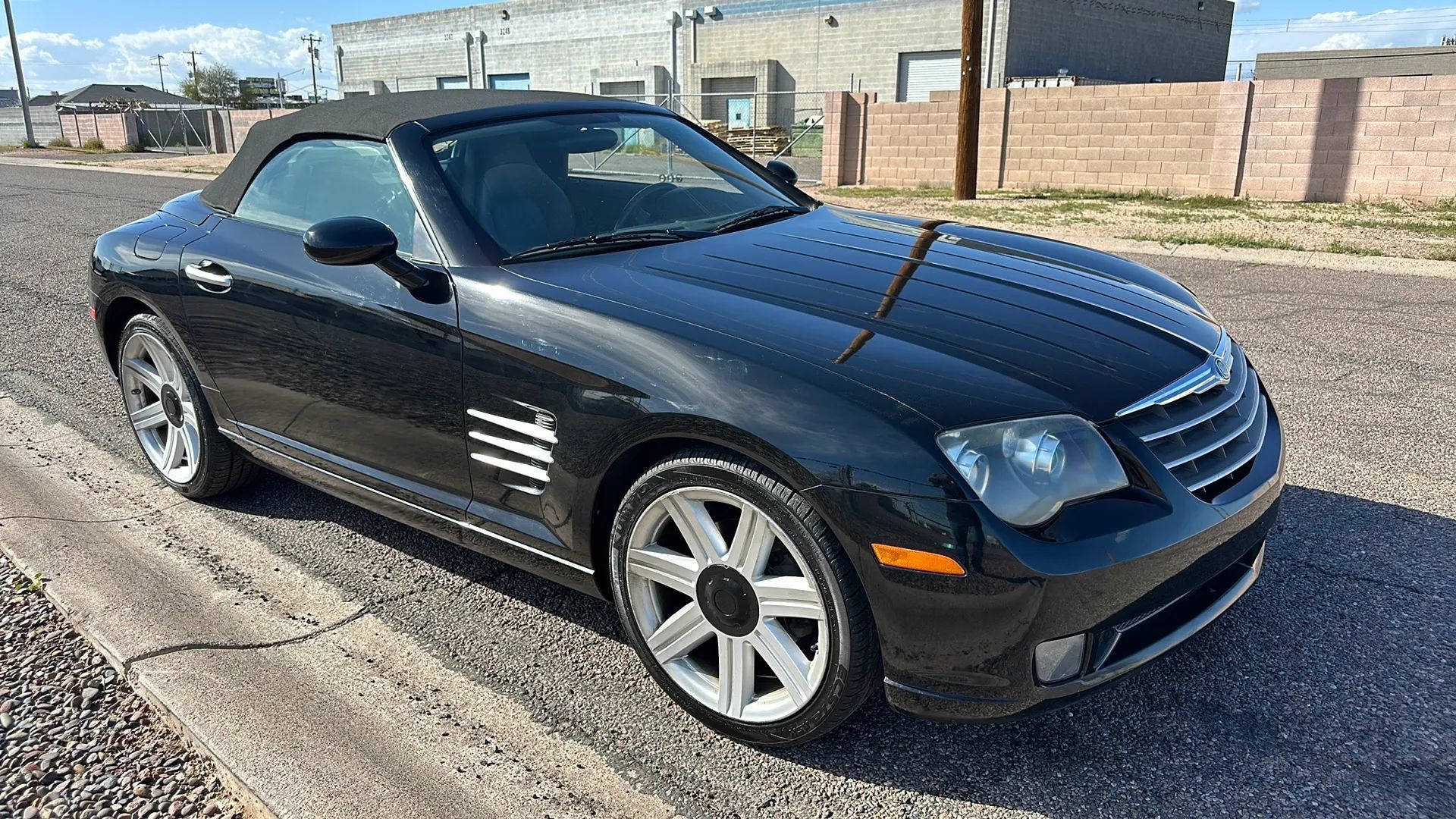 Used 2005 Chrysler Crossfire Limited RWD image 14