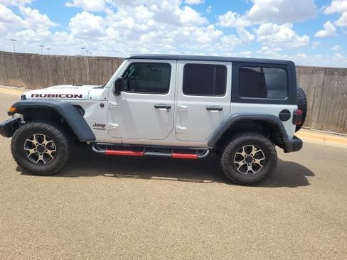 Used 2022 Jeep Wrangler Unlimited Rubicon w/ Cold Weather Group AWD/4WD image 9