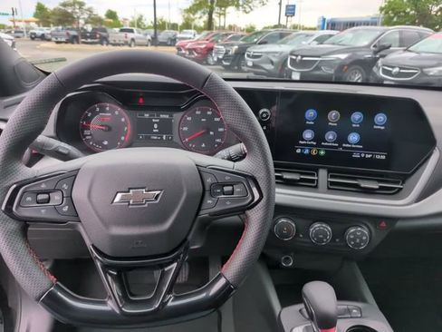 Certified 2025 Chevrolet Trax RS w/ Driver Confidence Package FWD image 25