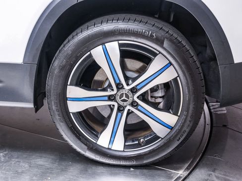 Certified 2022 Mercedes-Benz EQB 300 4MATIC image 9