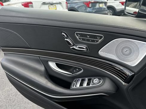 Used 2018 Mercedes-Benz S 560 4MATIC Sedan image 31